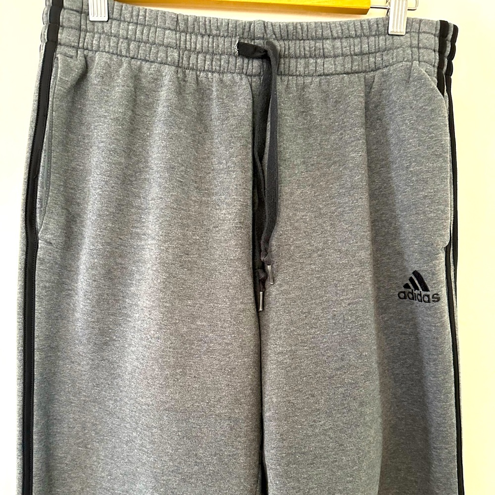 SOLD Men’s L Adidas Sweatpants